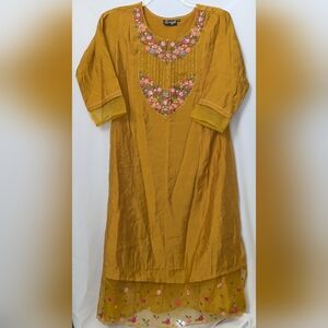 Traditional Women's Kalki Kurta Size Large Gold Floral Embroidered 3/4 Sleeves